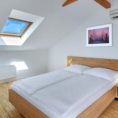 Downtown Suites Kodanska Praga Esterno foto