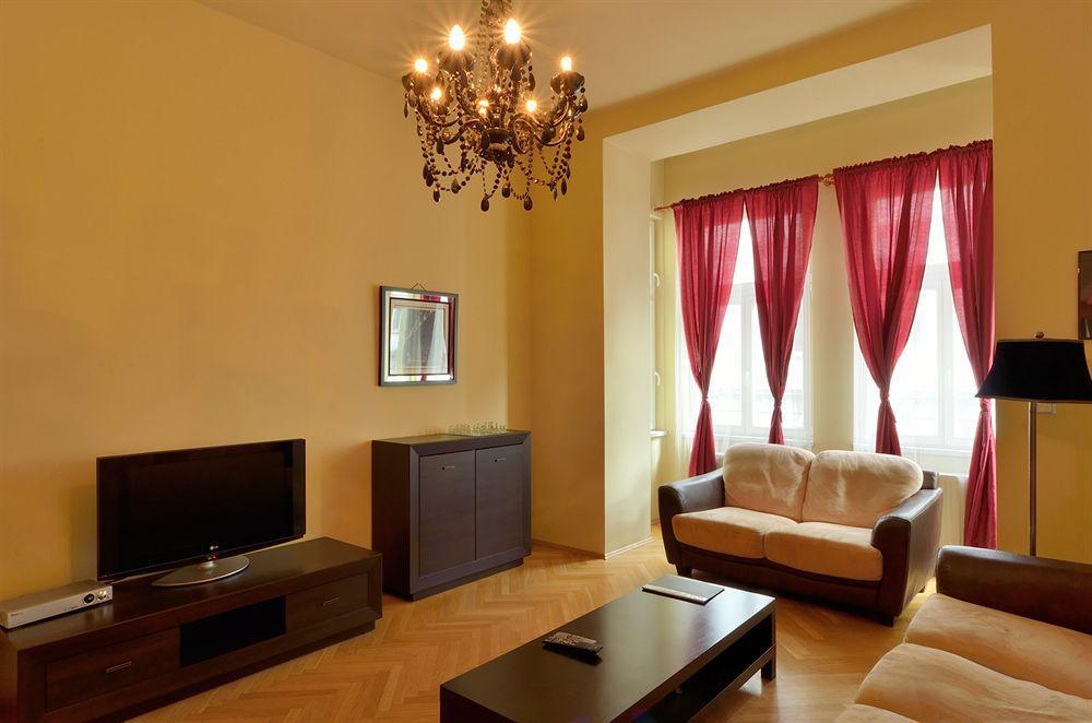 Downtown Suites Kodanska Praga Esterno foto