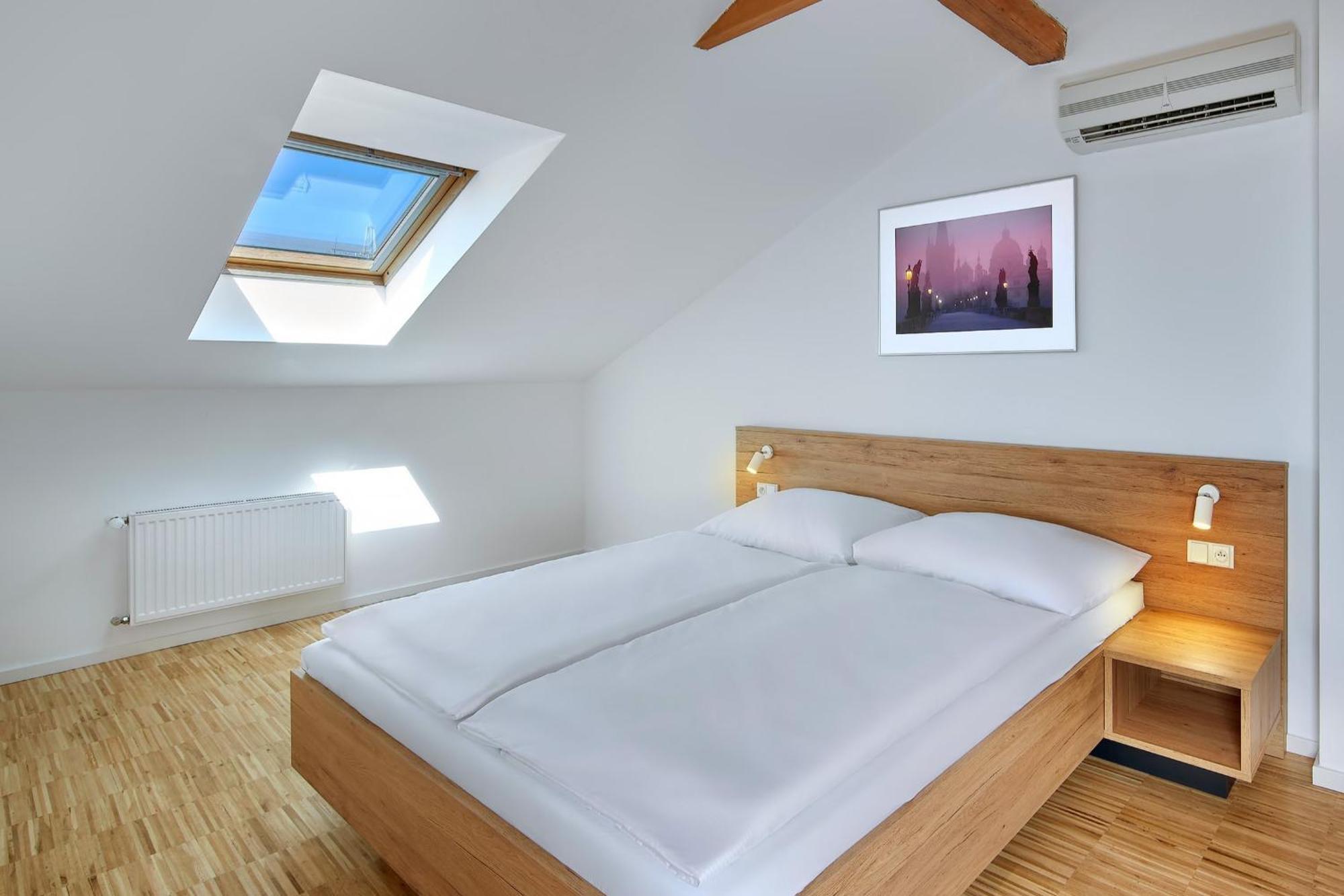 Downtown Suites Kodanska Praga Esterno foto