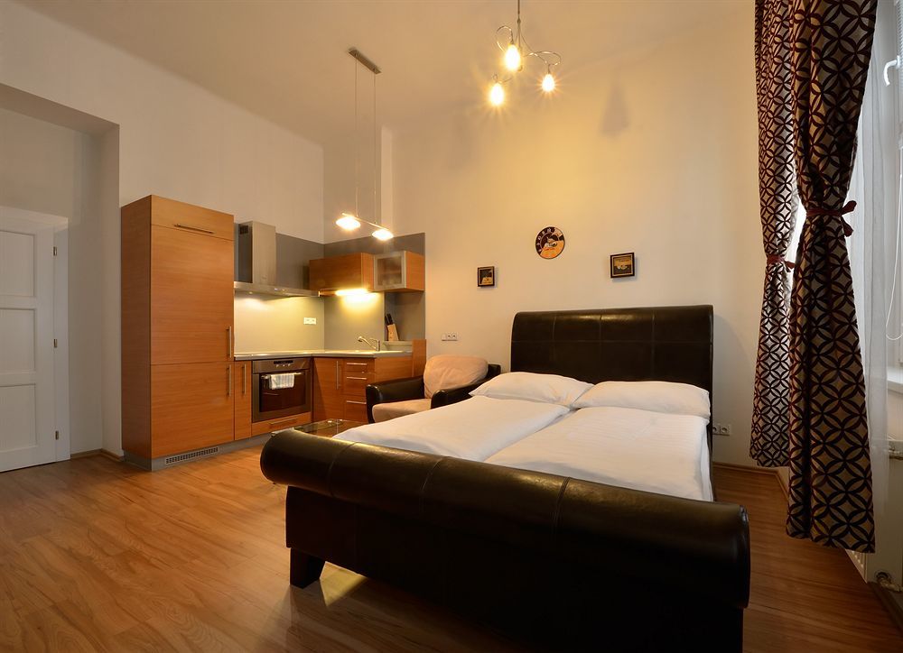 Downtown Suites Kodanska Praga Esterno foto