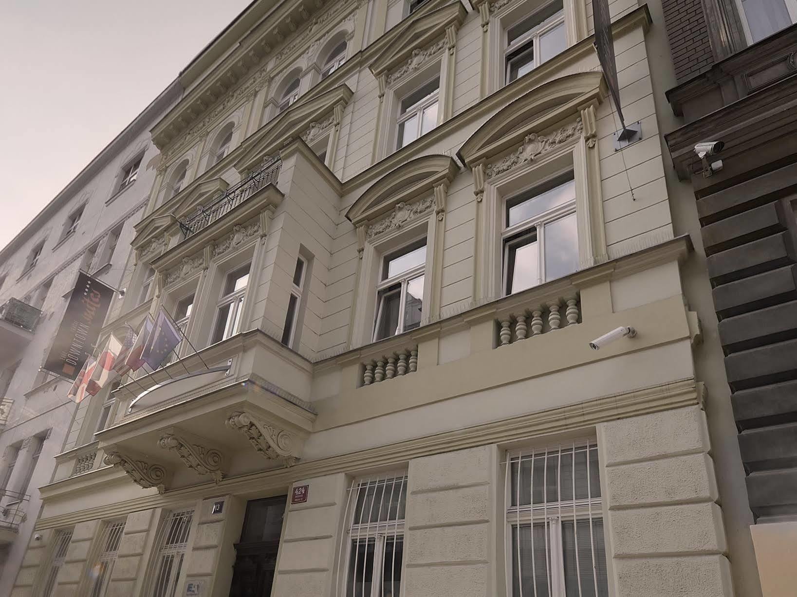 Downtown Suites Kodanska Praga Esterno foto