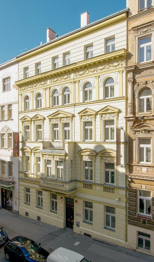 Downtown Suites Kodanska Praga Esterno foto
