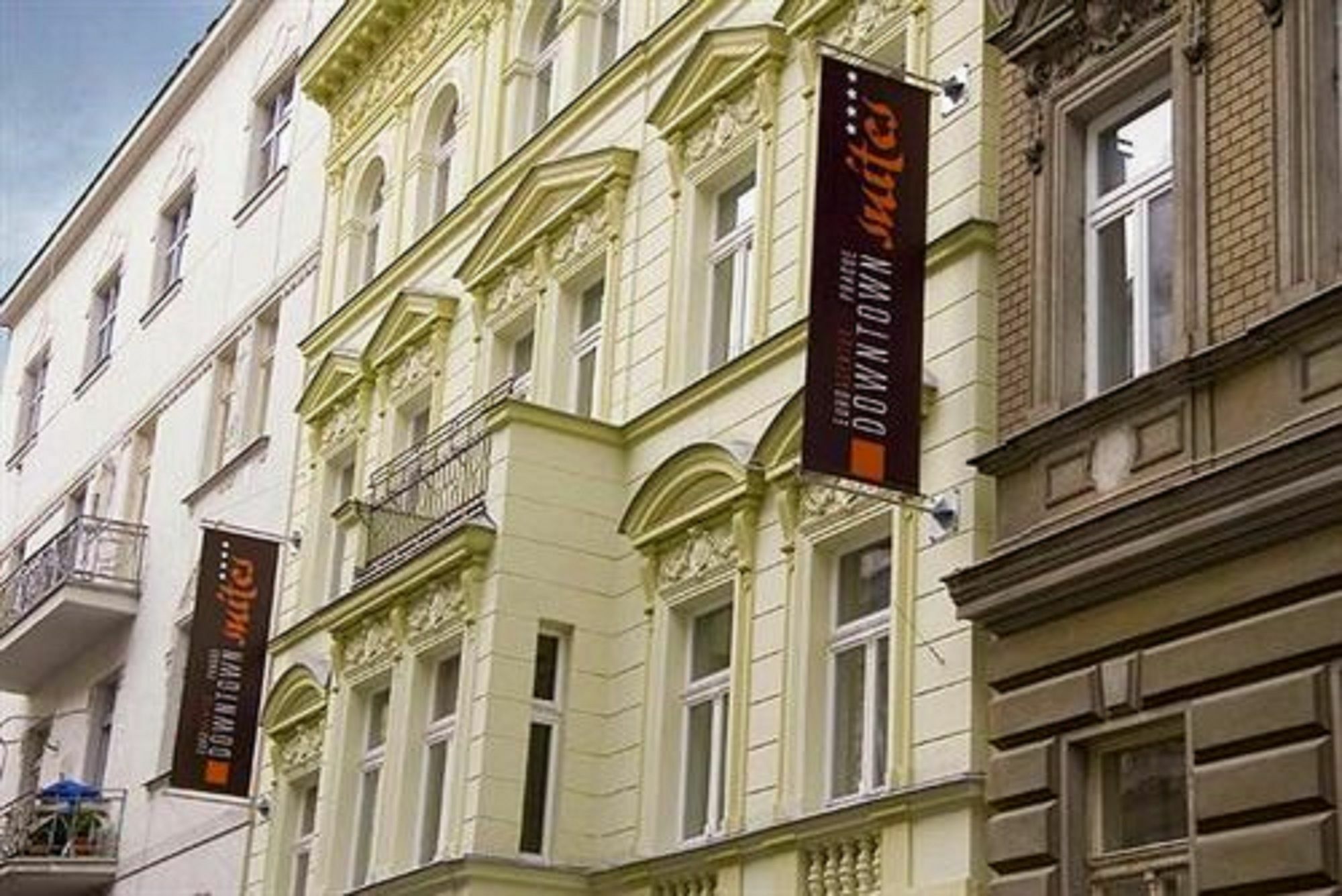Downtown Suites Kodanska Praga Esterno foto