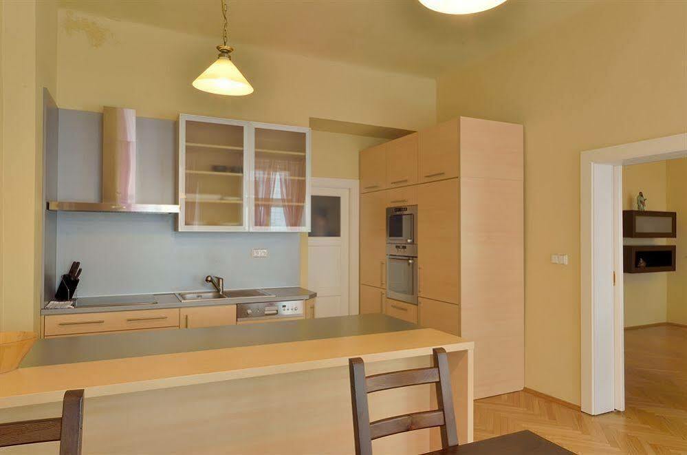 Downtown Suites Kodanska Praga Esterno foto
