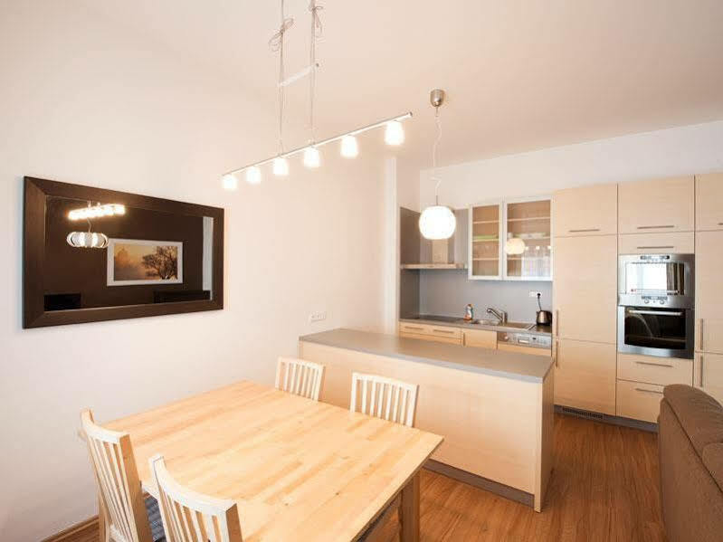 Downtown Suites Kodanska Praga Esterno foto
